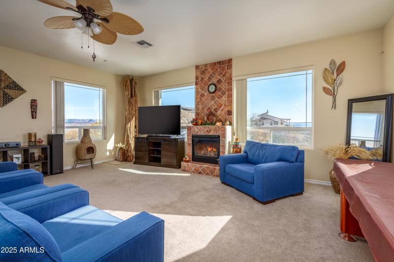 600 N Turquoise Way