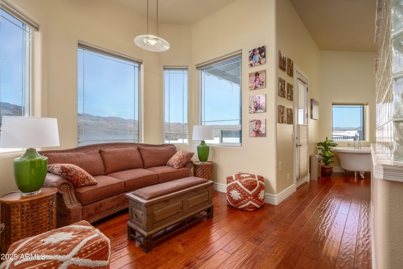 600 N Turquoise Way