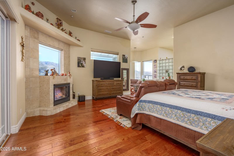 600 N Turquoise Way