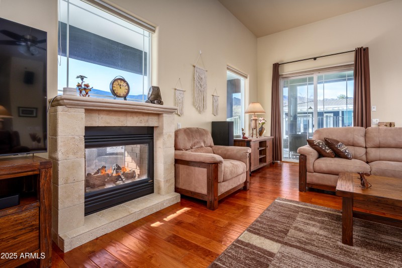 600 N Turquoise Way