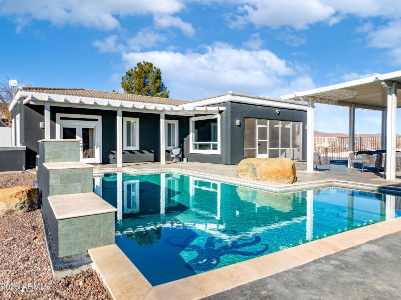 600 N Turquoise Way