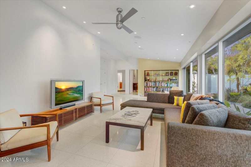 16-Family Room
