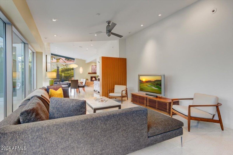 15-Family Room