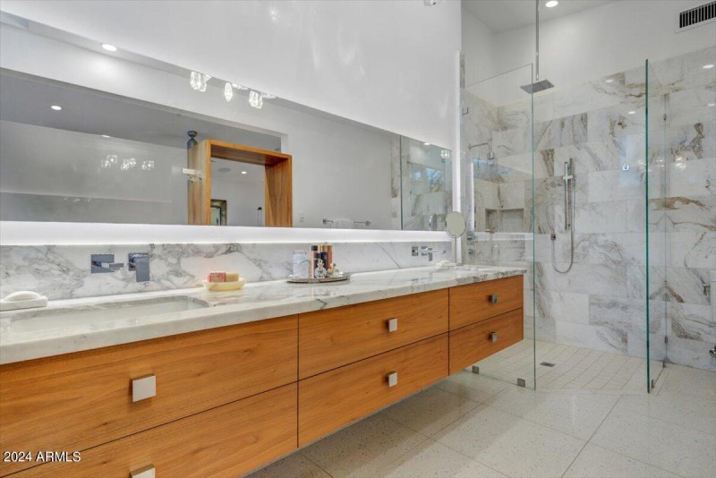 24-Primary Bathroom