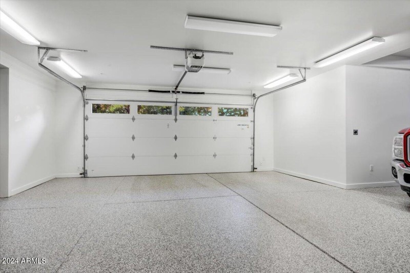 40-Garage Interior