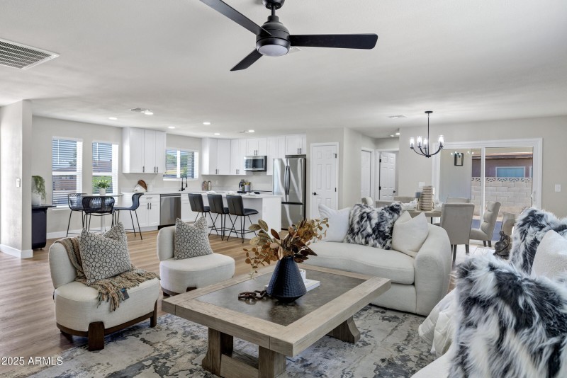 2016 E Elmwood St-9