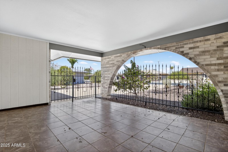 Covered & gated courtyard