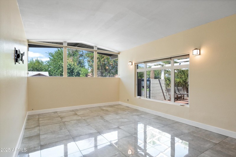 09-Living Room