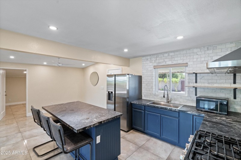 14-Kitchen & Dining