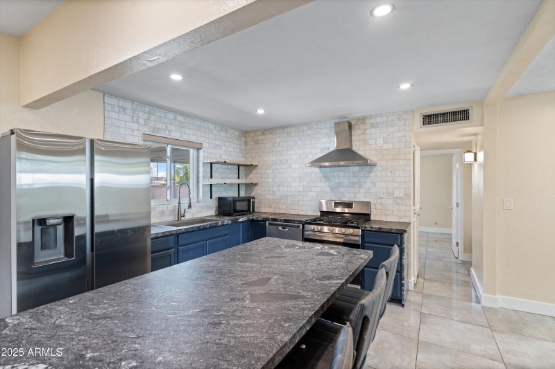 16-Kitchen