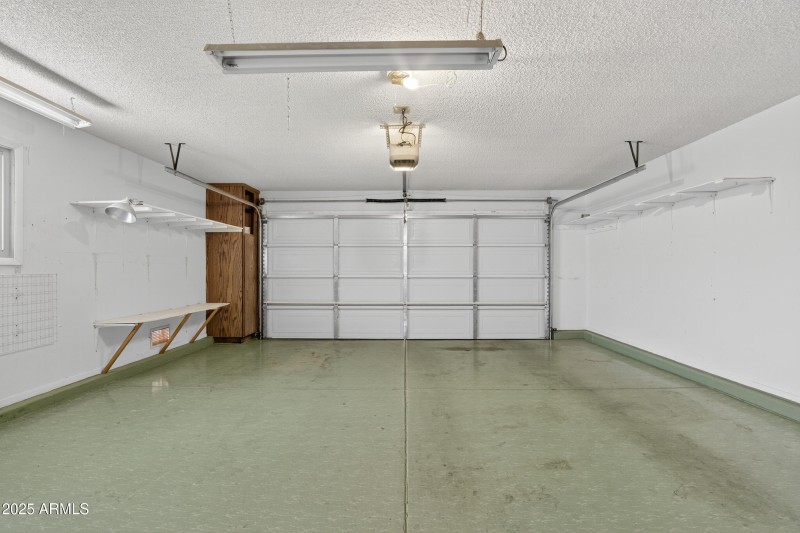 Spacious garage
