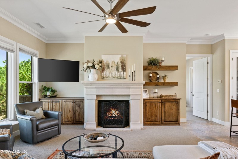 10-Living Room_2