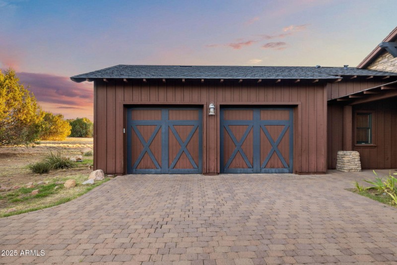 8-Garage TW