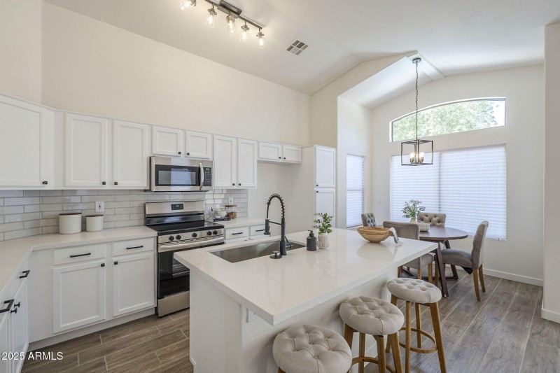Eat In Kitchen