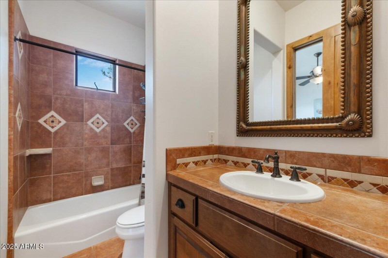 27-Bedroom 2 Bathroom