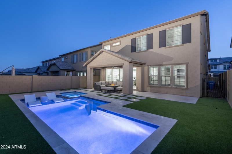 Pool & Spa