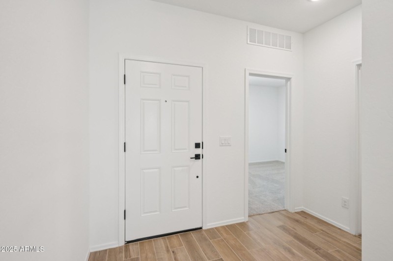 31-web-or-mls-W Bowker St-S2607-031