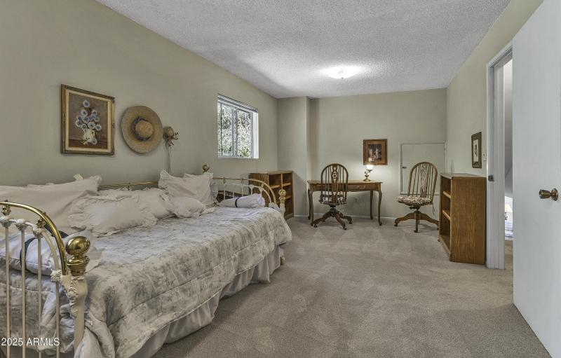Crescent 2nd Bdrm