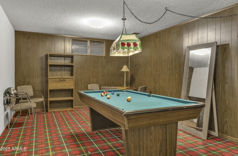 Crescent pool room