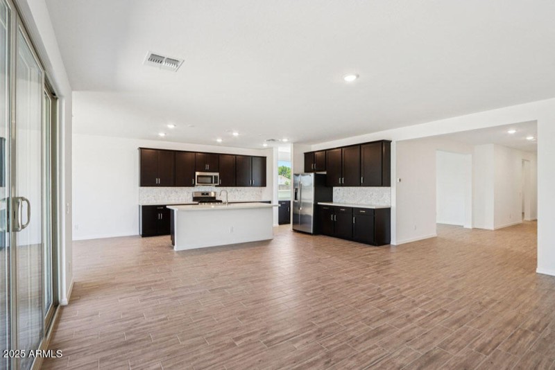 7-web-or-mls-W Paseo Way-S3007-007