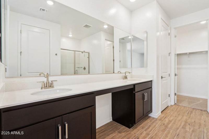 33-web-or-mls-W Paseo Way-S3007-033