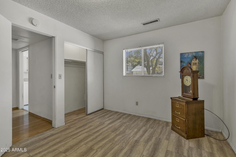 Crescent 5th Bdrm