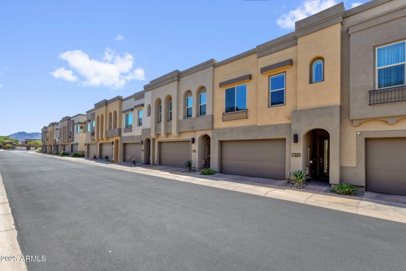 1-web-or-mls-7449-e-via-de-luna-dr