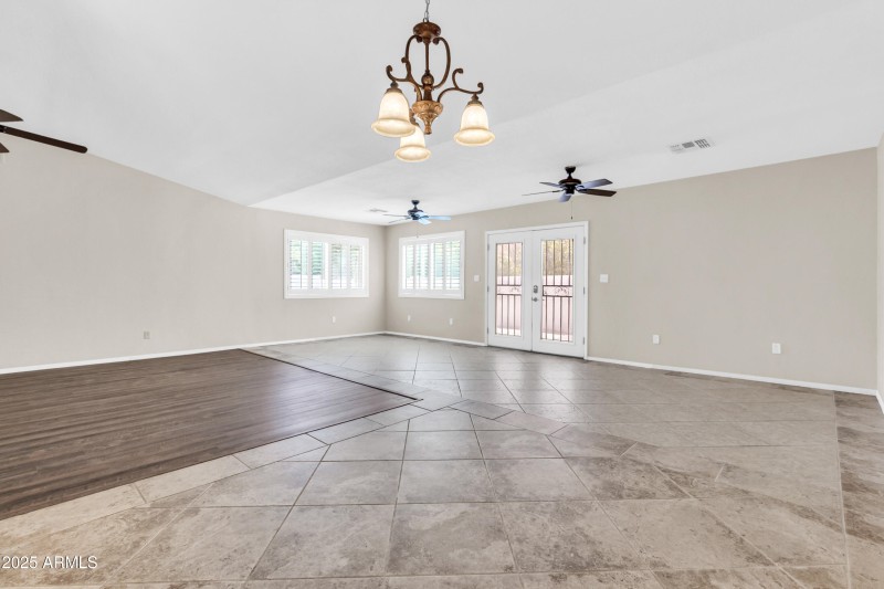 5009 E Dallas St-6