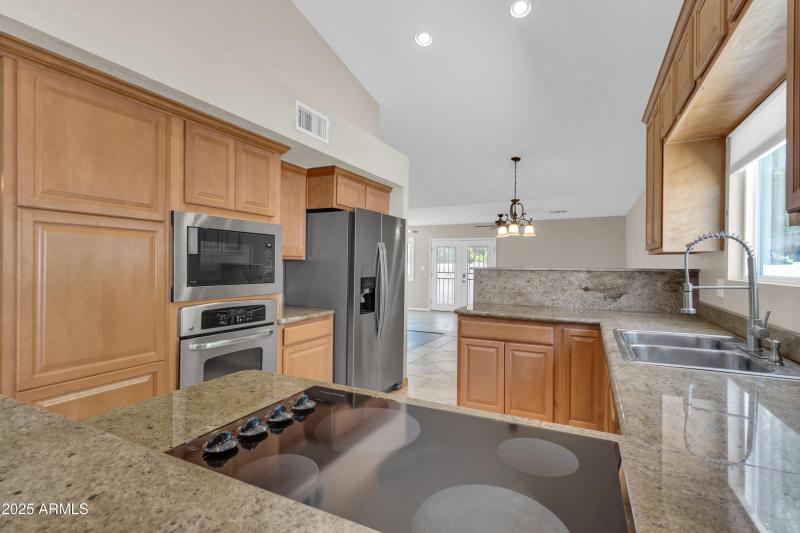 5009 E Dallas St-13