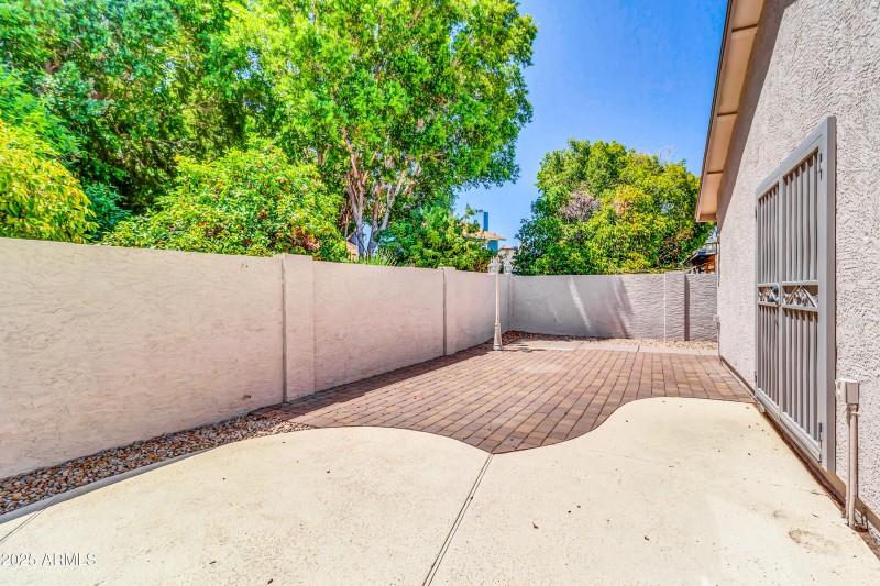 5009 E Dallas St-33