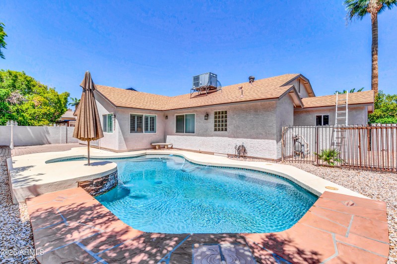 5009 E Dallas St-35