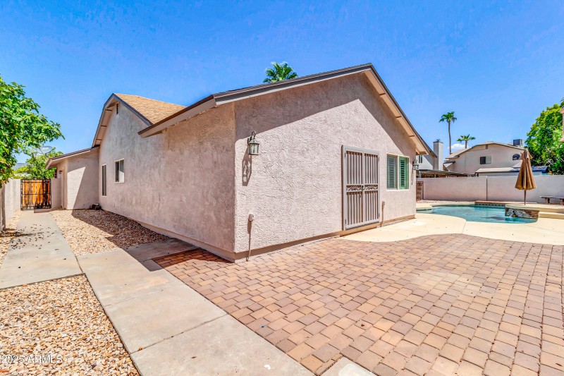 5009 E Dallas St-40