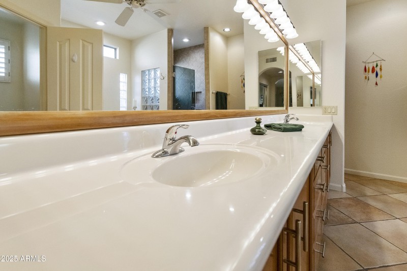 Primary suite vanity