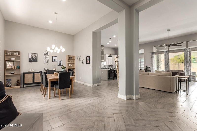 Bright & open floorpan