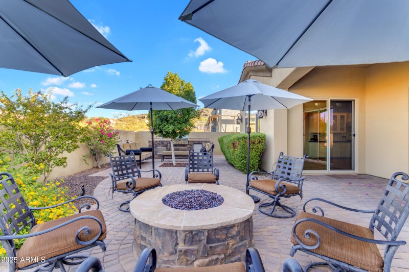 outdooor sitting area