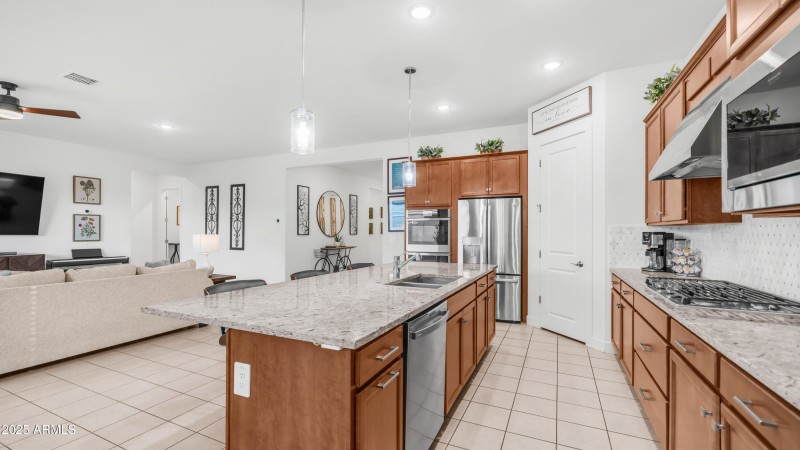 8022 W Northview Ave (11)