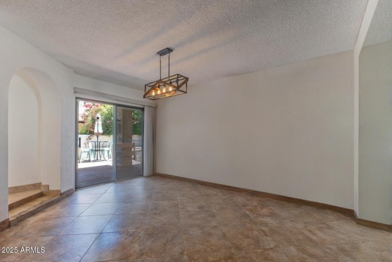 Ardmore Rd dining room empty