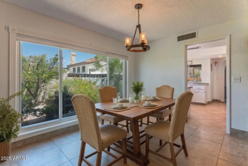 Breakfast table virtual staged