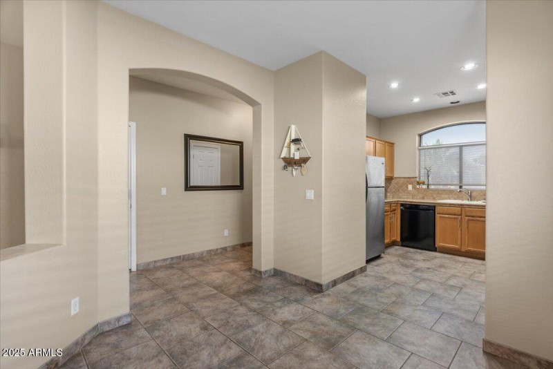 06-Dining and Kitchen