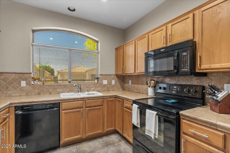 09-Kitchen