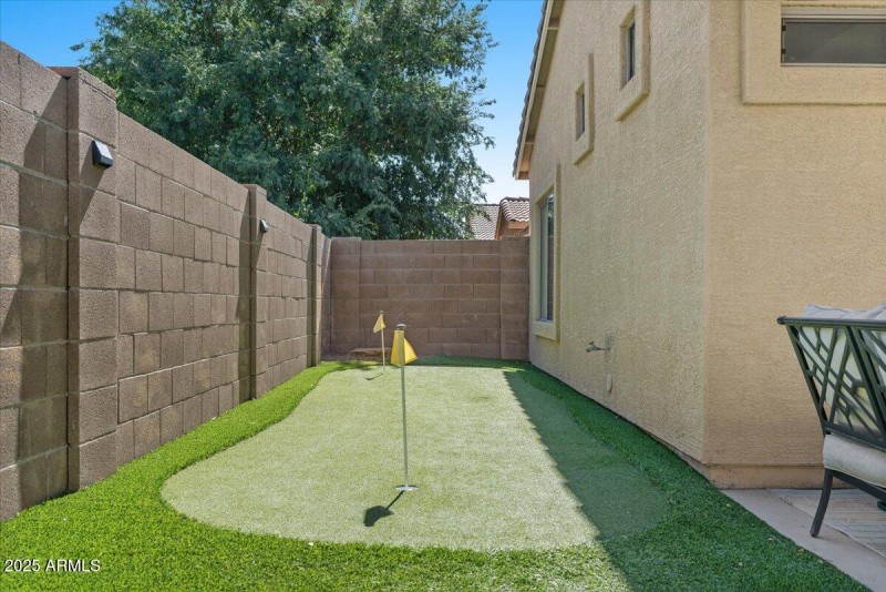 30-Putting green