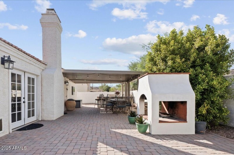 Patio & Fireplace