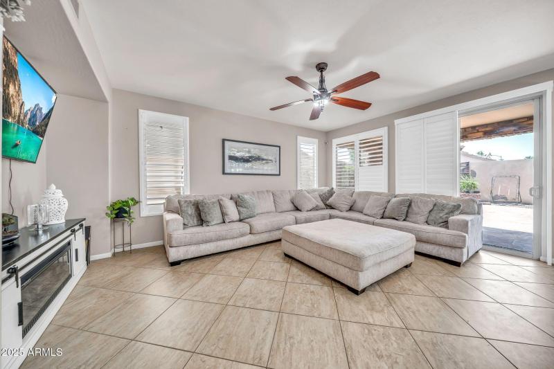 2292 S 155th Ln-8