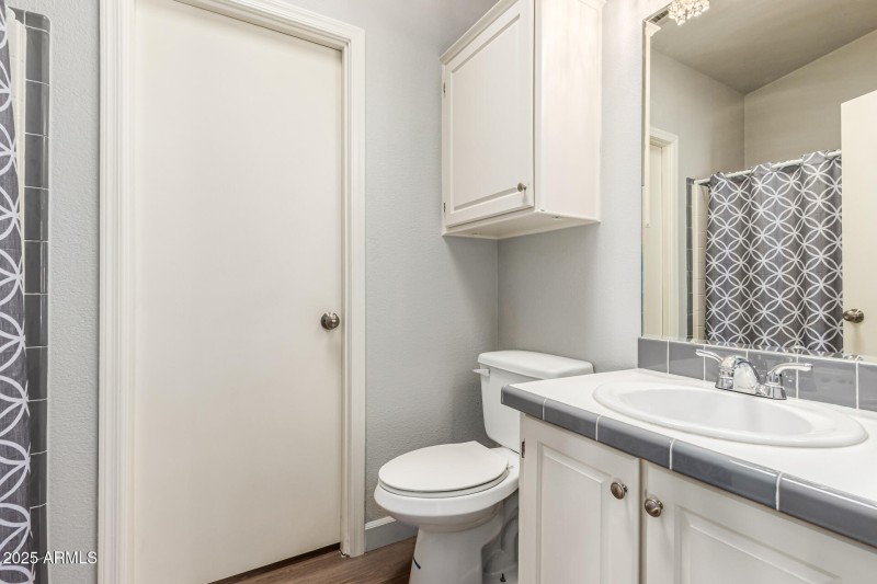 2nd bathroom