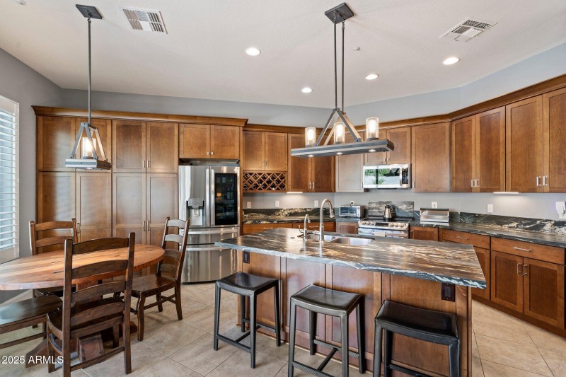 Via Montoya Kitchen 1