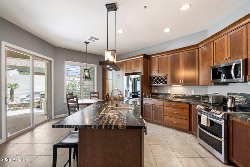Via Montoya Kitchen 2