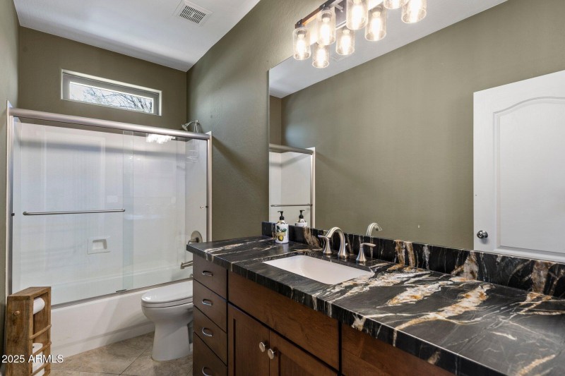 Via Montoya 3rd Bath