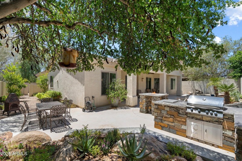 Via Montoya Outdoor Kitchen