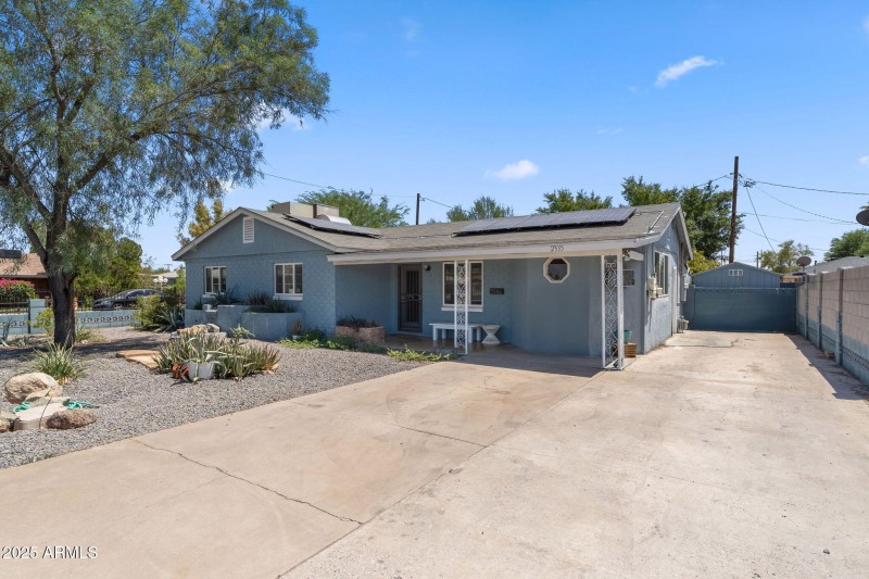 2335 W Campus Drive, Phoenix 85015