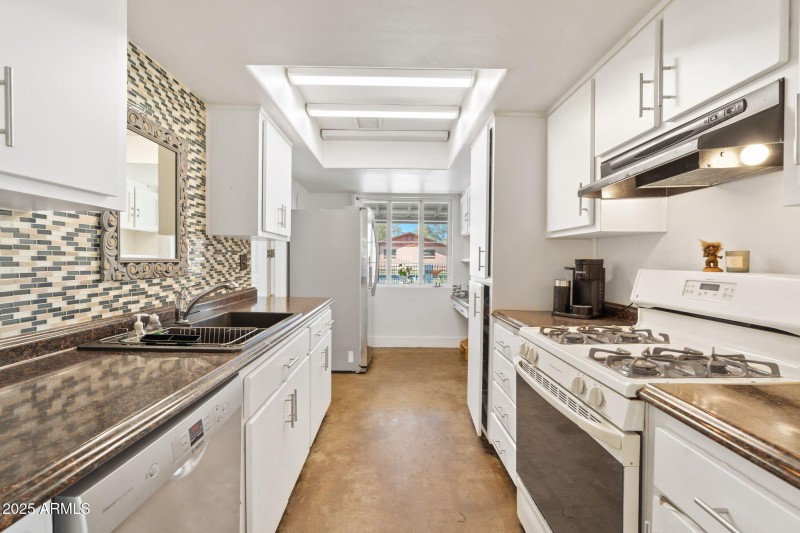 2335 W Campus Drive, Phoenix 85015